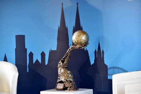 Der Pokal steht am 07.05.2019 in Köln bei der Ziehung der Halbfinalgegner des VELUX EHF Champions League FINAL4 2019, dem Saisonhöhepunkt des europäischen Spitzenhandballs, das am 01. und 02. Juni 2019 in Kökn stattfindet.