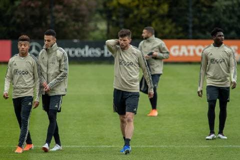 Ajax Amsterdam Training Session David Neres, Noussair Mazraoui, Klaas Jan Huntelaar, Lasinna Traore during the Ajax Amsterdam Training Session at Amsterdam Arena, Amsterdam Content Not Available For UK Newspapers Copyright: xSjoerdxTullenaarx FIL-13222-0016