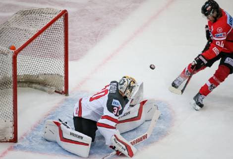 Ice hockey Eishockey - Stars in Wien, AUT vs CAN VIENNA,AUSTRIA,07.MAI.19 - ICE HOCKEY - Stars in Wien, Austria vs Canada. Image shows Matt Murray (CAN) and Alexander Cijan (AUT). GEPAxpictures xMarioxKneisl
