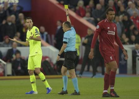 Liverpool, United Kingdom, 07.05.2019, UEFA Champions League - 2018 19 Season, Halbfinale, 2. Runde, FC Liverpool - FC Barcelona Barca Sergio Busquets (Barcelona) is shown the yellow card ( DeFodi056