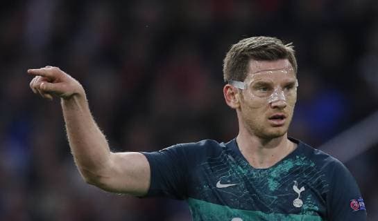Sport Bilder des Tages Jan Vertonghen of Tottenham and his protective face mask during the UEFA Champions League match at the Johan Cruyff Arena, Amsterdam. Picture date: 8th May 2019. Picture credit should read: David Klein Sportimage EDITORIAL USE ONLY. No use with unauthorised audio, video, data, fixture lists, club league logos or live services. Online in-match use limited to 120 images, no video emulation. No use in betting, games or single club league player publications. SPI-0075-0033
