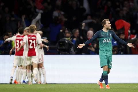 (l-r) Frenkie de Jong of Ajax, Nico Tagliafico of Ajax, Hakim Ziyech of Ajax, Kasper Dolberg of Ajax, Christian Eriksen of Tottenham Hotspur FC during the UEFA Champions League semi final match Ajax Amsterdam and Tottenham Hotspur FC at the Johan Cruijff Arena on May 08, 2019 in Amsterdam, The Netherlands UEFA Champions League 2018 2019 xVIxVIxImagesx xMauricexvanxSteenxIVx 14402864
