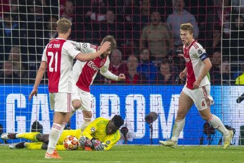 Champions League 2018-2019 Ajax - Tottenham Hotspur Semi Final 08-05-2019: Voetbal: Ajax v Tottenham Hotspur: Amsterdam Lasse Schone of Ajax, goalkeeper Andre Onana of Ajax