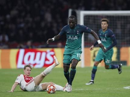 Moussa Sissoko of Tottenham evades a tackle during the UEFA Champions League match at the Johan Cruyff Arena, Amsterdam. Picture date: 8th May 2019. Picture credit should read: David Klein Sportimage EDITORIAL USE ONLY. No use with unauthorised audio, video, data, fixture lists, club league logos or live services. Online in-match use limited to 120 images, no video emulation. No use in betting, games or single club league player publications. SPI-0075-0085