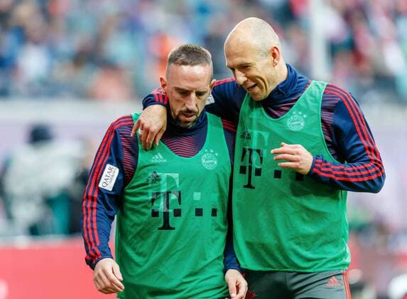 Sport Bilder des Tages Leipzig, Deutschland, 11.05.2019, 1. Bundesliga 33. Spieltag, RB Leipzig - FC Bayern Muenchen, Franck Ribery (FCB) und Arjen Robben (FCB) diskussion ( DeFodi048