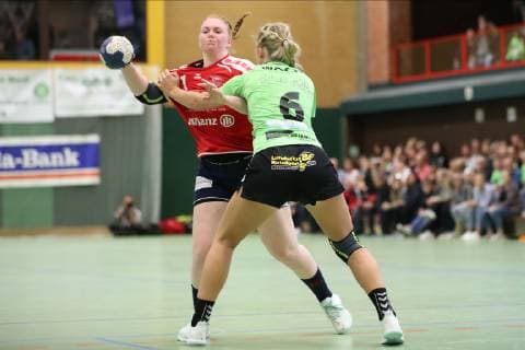 Kerstin Foth (Nr.11, SG H2Ku Herrenberg) gegen Lotta Janne Woch (Nr.06, TSV Nord Harrislee) TSV Nord Harrislee vs SG H2Ku Herrenberg, Handball, 2.Bundesliga Frauen, 11.05.19 Harrislee Copyright: xEIBNER Mario_Kobergx EP_eer