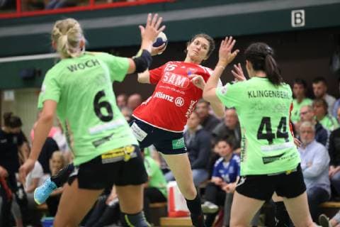 Jurate Zilinskaite (Nr.15, H2Ku Herrenberg) gegen Lotta Janne Woch (Nr.06, TSV Nord Harrislee) und Hanna Klingenberg (Nr.44, TSV Nord Harrislee) TSV Nord Harrislee vs SG H2Ku Herrenberg, Handball, 2.Bundesliga Frauen, 11.05.19 Harrislee Copyright: xEIBNER Mario_Kobergx EP_eer
