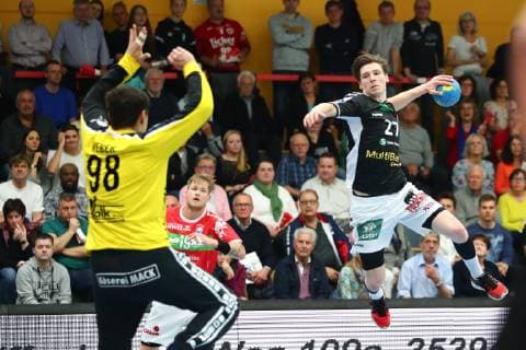 Torwurf von Thies Bergemann (Hamburg) auf das Tor von Nikolai Weber (Huettenberg) TV Huettenberg vs HSV Hamburg, Handball, 2. Bundesliga, 11.05.2019 TV Huettenberg vs HSV Hamburg, Handball, 2. Bundesliga, 11.05.2019 Huettenberg Copyright: xEIBNER RenexWeissx EP_RWS
