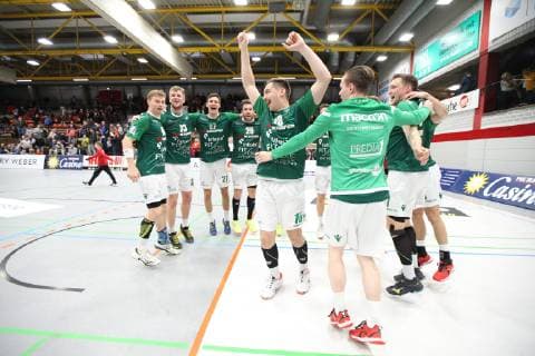 Siegesjubel bei DJK Rimpar Woelfe, TuS N-Luebbecke vs DJK Rimpar Woelfe, Handball, 2. Bundesliga, 11.05.2019, TuS N-Luebbecke vs DJK Rimpar Woelfe, Handball, 2. Bundesliga, 11.05.2019 Luebbecke Copyright: xEIBNER JanxStrohdiekx EP_JSK