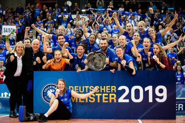 Meisterfoto Stuttgart; VBL Play-Off Finale Damen Spiel 5: Allianz MTV Stuttgart vs SSC Palmberg Schwerin, SCHARRena Stuttgart, 20190511; VBL Play-Off Finale Damen Spiel 5: Allianz MTV Stuttgart vs SSC Palmberg Schwerin, SCHARRena Stuttgart, 20190511 Copyright: xEIBNER Nils_Wuechnerx EP_NWR