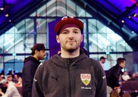 12.05.2019, xlakx, Esports VBL, Grand Final - in Berlin 2019 emspor, v.l.Portraet Erhan DrErhano Kayman, E-Sportler, steht beim Grand Final der Virtual Bundesliga (VBL) im Westhafen Event & Convention Center. (DFL DFB REGULATIONS PROHIBIT ANY USE OF PHOTOGRAPHS as IMAGE SEQUENCES and or QUASI-VIDEO) Berlin *** 12 05 2019 xlakx Esports VBL Grand Final in Berlin 2019 emspor v l Portraet Erhan DrErhano Kayman E Athlete is at the Grand Final of the Virtual Bundesliga VBL at the Westhafen Event Convention Center DFL DFB REGULATIONS PROHIBIT ANY USE OF PHOTOGRAPHS as IMAGE SEQUENCES and or QUASI VIDEO Berlin