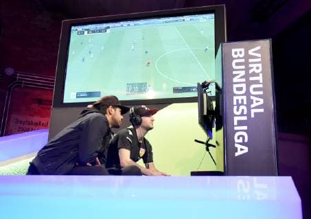 12.05.2019, xlakx, Esports VBL, Grand Final - in Berlin 2019 emspor, v.l.Mohammed MoAuba Harkous, E-Sportler, steht beim «Grand Final» der Virtual Bundesliga (VBL) im Westhafen Event & Convention Center. Die 24 besten Spieler Deutschlands kämpfen aufgeteilt in vier Gruppen auf Xbox und Playstation um den Titel. (DFL DFB REGULATIONS PROHIBIT ANY USE OF PHOTOGRAPHS as IMAGE SEQUENCES and or QUASI-VIDEO) Berlin *** 12 05 2019 xlakx Esports VBL Grand Final in Berlin 2019 emspor v l Mohammed MoAuba Harkous E Athlete is at the Grand Final of the Virtual Bundesliga VBL at the Westhafen Event Convention Center The 24 best players in Germany will fight in four groups on Xbox and Playstation for the title DFL DFB REGULATIONS PROHIBIT ANY USE OF PHOTOGRAPHS as IMAGE SEQUENCES and or QUASI VIDEO Berlin