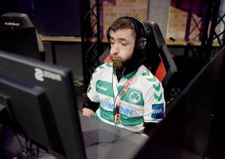 12.05.2019, xlakx, Esports VBL, Grand Final - in Berlin 2019 emspor, v.lChristian xImpact10 Judt (Xbox),SpVgg Greuther Fuerth, E-Sportler, steht beim «Grand Final» der Virtual Bundesliga (VBL) im Westhafen Event & Convention Center. Die 24 besten Spieler Deutschlands kämpfen aufgeteilt in vier Gruppen auf Xbox und Playstation um den Titel. (DFL DFB REGULATIONS PROHIBIT ANY USE OF PHOTOGRAPHS as IMAGE SEQUENCES and or QUASI-VIDEO) Berlin *** 12 05 2019 xlakx Esports VBL Grand Final in Berlin 2019 emspor v lChristian xImpact10 Judt Xbox SpVgg Greuther Fuerth E Athlete is at the Grand Final of the Virtual Bundesliga VBL in the Westhafen Event Convention Center The 24 best players in Germany will fight in four groups on Xbox and Playstation for the title DFL DFB REGULATIONS PROHIBIT ANY USE OF PHOTOGRAPHS as IMAGE SEQUENCES and or QUASI VIDEO Berlin