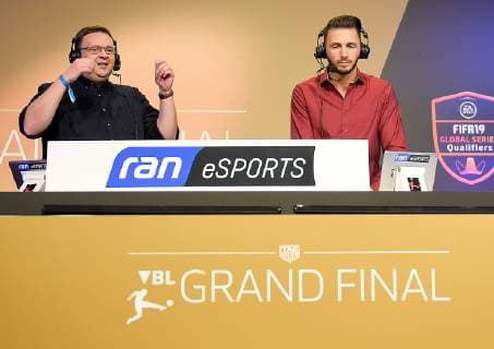 12.05.2019, xlakx, Esports VBL, Grand Final - in Berlin 2019 emspor, v.l.ran eSports Kommentatoren beim Grand Final (DFL DFB REGULATIONS PROHIBIT ANY USE OF PHOTOGRAPHS as IMAGE SEQUENCES and or QUASI-VIDEO) Berlin *** 12 05 2019 xlakx Esports VBL Grand Final in Berlin 2019 emspor v l ran eSports Commentators at the Grand Final DFL DFL REGULATIONS PROHIBIT ANY USE OF PHOTOGRAPHS as IMAGE SEQUENCES and or QUASI VIDEO Berlin