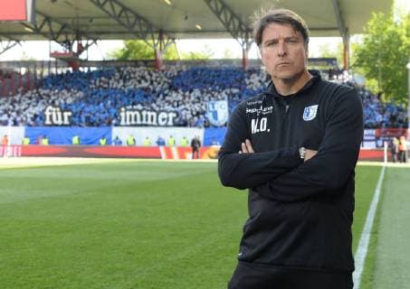 Fussball, Herren, 2. Bundesliga, Saison 2018 2019 (33. Spieltag), 1. FC Union Berlin - 1. FC Magdeburg, Trainer Michael Oenning (1. FC Magdeburg) und Fans aus Magdeburg, für immer, 12.05. 2019, Copyright: xMatthiasxKochx