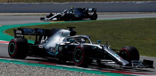 British Formula One driver Lewis Hamilton steers his car at the start of the Spanish Grand Prix held at Montmelo Circuit in Montmelo, Barcelona, Spain, 12 May 2019. 2019 Spanish Grand Prix !ACHTUNG: NUR REDAKTIONELLE NUTZUNG!  Copyright: xAlbertoxEstevezx GRAFCAT8869 20190512-636932747918796527
