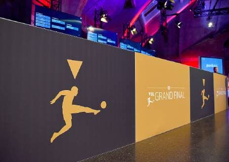 12.05.2019, xlakx, Esports VBL, Grand Final - in Berlin 2019 emspor, v.l.Das Logo des Grand Final der Virtual Bundesliga (VBL) ist zu sehen. Die 24 besten Spieler Deutschlands kämpfen aufgeteilt in vier Gruppen auf Xbox und Playstation um den Titel (DFL DFB REGULATIONS PROHIBIT ANY USE OF PHOTOGRAPHS as IMAGE SEQUENCES and or QUASI-VIDEO) Berlin *** 12 05 2019 xlakx Esports VBL Grand Final in Berlin 2019 emspor v l The logo of the Grand Final of the Virtual Bundesliga VBL can be seen The 24 best players in Germany are fighting in four groups on Xbox and Playstation for the title DFL DFB REGULATIONS PROHIBIT ANY USE OF PHOTOGRAPHS as IMAGE SEQUENCES and or QUASI VIDEO Berlin