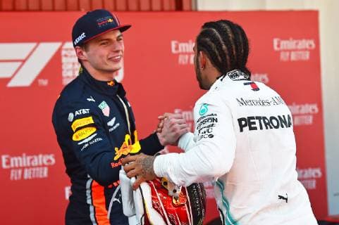 12.05.2019, xekx, FIA Formel 1, Großer Preis von Spanien 2019 - Rennen emspor, v.l. 3. Platz Max Verstappen (Aston Martin Red Bull Racing) gratuliert Sieger 1. Platz Lewis Hamilton (Mercedes-AMG Petronas) (DFL DFB REGULATIONS PROHIBIT ANY USE OF PHOTOGRAPHS as IMAGE SEQUENCES and or QUASI-VIDEO) Barcelona
