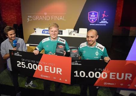12.05.2019, xlakx, Esports VBL, Grand Final - in Berlin 2019 emspor, v.l.Freude,Jubel bei den neuen Deutschen Meister Michael MegaBit Bittner (Xbox) und Mohammed MoAuba Harkous SV Werder Bremen,steht beim «Grand Final» der Virtual Bundesliga (VBL) im Westhafen Event & Convention Center. Die 24 besten Spieler Deutschlands kämpfen aufgeteilt in vier Gruppen auf Xbox und Playstation um den Titel. (DFL DFB REGULATIONS PROHIBIT ANY USE OF PHOTOGRAPHS as IMAGE SEQUENCES and or QUASI-VIDEO) Berlin *** 12 05 2019 xlakx Esports VBL Grand Final in Berlin 2019 emspor v l Joy Jubilation at the new German Champions Michael MegaBit Bittner Xbox and Mohammed MoAuba Harkous SV Werder Bremen is in the Grand Final of the Virtual Bundesliga VBL at Westhafen Event Convention Center The 24 best players in Germany will fight in four groups on Xbox and Playstation for the title DFL DFB REGULATIONS PROHIBIT ANY USE OF PHOTOGRAPHS as IMAGE SEQUENCES and or QUASI VIDEO Berlin