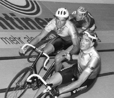 Radsport: 6-Tage Rennen in Dortmund: Remig Stumpf (oben) mit Partner Jochen Görgen Aufn. 29.10.1992.