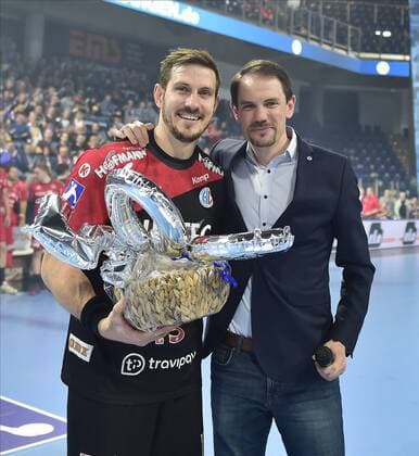 16.05.2019 - Handball - 1. Bundesliga DKB HBL - Saison 2018 2019 - 31. Spieltag: HC Erlangen Metropolregion Nürnberg HCE - SG BBM Bietigheim - OGo - Michael Haaß Haass (13, HC Erlangen HCE ) Rene Selke ( Geschäftsführer HC Erlangen HCE )