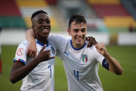 France v Italy UEFA EURO, EM, Europameisterschaft,Fussball U17, U 17 Championship Franco Tongya and Simone Panada of Italy celebrate during the UEFA Euro U17 Championship match at Tallaght Stadium, Tallaght Content Not Available For UK Newspapers Copyright: xYannisxHalasx FIL-13263-0031