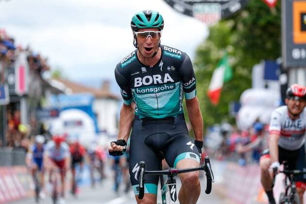 Pascal Ackermann (GER BORA-hansgrohe) gewinnt seine erste Grand-Tour Etappe beim Giro d Italia 2019 und Rudi Ruediger Selig (GER BORA-hansgrohe) freut sich riesig beim Ueberfahren der Ziellinie - Finish - Ziel - Zielsprint - Zielankunft - Finale - Final - Sprint - Jubel - Freude - Luck - Emotion - Emotionen - Mimik - Mimic - Gestik - Gestic - Aktion Rennszene - Querformat - quer - horizontal - Event Veranstaltung: 102. Giro d Italia - 2.Etappe Stage 2: 20190512 - Stage 2 - Bologna nach to Fucecchio 205.0 km - Ort Location: Fucecchio - Region: Provinz Florenz - Land Country: Italien Italy Italia - Datum Date: 12.05.2019 Cycling Radsport 102. Giro d Italia - 2.Etappe 12.05.2019