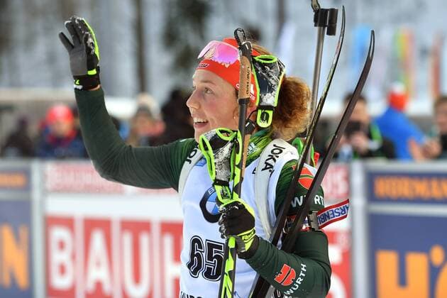 Laura DAHLMEIER beendet mit 25 ihre Karriere. Archivfoto: Laura DAHLMEIER (GER),winkt im Ziel zu den Fans,Gestik, Aktion,Einzelbild,angeschnittenes Einzelmotiv,Halbfigur,halbe Figur. 7,5km Sprint der Frauen,Damen am 17.01.2019. IBU Biathlon Weltcup 2019 in Ruhpolding,Saison 2018 19 Â *** Laura DAHLMEIER ends her career with 25 archive photo Laura DAHLMEIER GER, waves at the finish to the fans, gestures, action, single picture, cut single motif, half figure, half figure 7.5km sprint of women, women on 17 01 2019 IBU Biathlon World Cup 2019 in Ruhpolding, season 2018 19 Â