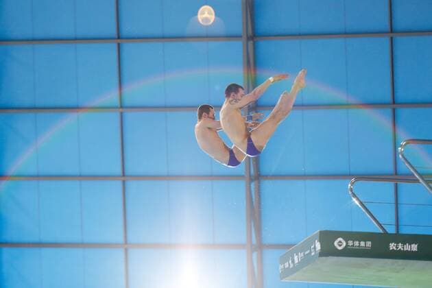 Sport Themen der Woche KW20 Sport Bilder des Tages May 17, 2019 - London, England, United Kingdom - Victor MINIBEAV and Aleksandr BONDAR of Russia compete in the men s 10m synchro final during the last meeting of the FINA Diving World Series 2019 in London Aquatic Centre at the Queen Elizabeth II Olympic Park on May 17, 2019 in London, England. FINA CNSG Diving World Series - Day One  - ZUMAn230 20190517_zaa_n230_181 Copyright: xDominikaxZarzyckax