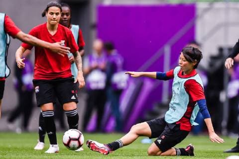 (L-R) Dzsenifer Marozsan of Olympique Lyonnais women, Saki Kumagai of Olympique Lyonnais women during a training session prior to UEFA Women s Champions League final match between Olympique Lyonnais women v FC Barcelona, Barca women on May 17, 2018 at Ferencvaros Stadium in Budapest, Hungary UEFA Women s Champions League 2018 2019 xVIxVIxImagesx xGerritxvanxKeulenxIVx 14485678