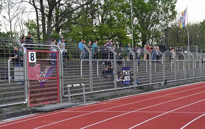Fussball, Herren, Saison 2018 2019, NOFV-Oberliga Nord (25. Spieltag), Tennis Borussia - Brandenburger SC Süd 05 (4:0), Blick auf die leere Gegengerade im Mommsenstadion, 26.04. 2019, Copyright: xMatthiasxKochx