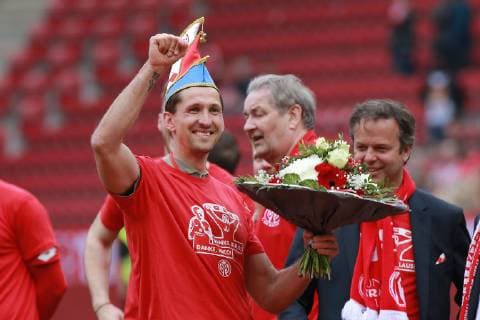 18.05.2019, xavx, Fussball 1.Bundesliga, FSV Mainz 05 - TSG 1899 Hoffenheim emspor, v.l. Verabschiedung Torwart Rene Adler (1.FSV Mainz 05) (DFL DFB REGULATIONS PROHIBIT ANY USE OF PHOTOGRAPHS as IMAGE SEQUENCES and or QUASI-VIDEO) Mainz