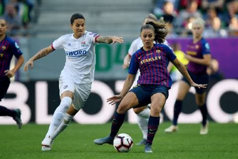 (L-R) Dzsenifer Marozsan of Olympique Lyonnais women, Lieke Martens of FC Barcelona, Barca women during the UEFA Women s Champions League final match between Olympique Lyonnais women v FC Barcelona women on May 18, 2018 at Ferencvaros Stadium in Budapest, Hungary UEFA Women s Champions League 2018 2019 xVIxVIxImagesx xGerritxvanxKeulenxIVx 14495098