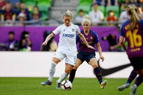 (L-R) Amandine Henry of Olympique Lyonnais women, Maria Pilar Leon Cebrain ( Mapi Leon ) of FC Barcelona, Barca women during the UEFA Women s Champions League final match between Olympique Lyonnais women v FC Barcelona women on May 18, 2018 at Ferencvaros Stadium in Budapest, Hungary UEFA Women s Champions League 2018 2019 xVIxVIxImagesx xGerritxvanxKeulenxIVx 14495109