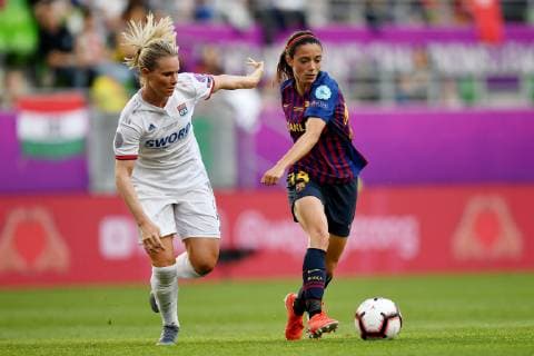 (L-R) Amandine Henry of Olympique Lyonnais women, Aitana Bonmati of FC Barcelona, Barca women during the UEFA Women s Champions League final match between Olympique Lyonnais women v FC Barcelona women on May 18, 2018 at Ferencvaros Stadium in Budapest, Hungary UEFA Women s Champions League 2018 2019 xVIxVIxImagesx xGerritxvanxKeulenxIVx 14496292