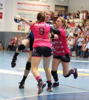 Gisa Klaunig (HSG Blomberg-Lippe 4) gegen Patricia Kovacs (TuS Metzingen 9)(vorne) und Tamara Haggerty (TuS Metzingen 55)(rechts) , HSG Blomberg-Lippe vs TuS Metzingen, Handball, 1. Frauen Bundesliga, 18.05.2019, HSG Blomberg-Lippe vs TuS Metzingen, 1. Bundesliga Frauen, 18.05.2019 Blomberg Copyright: xEIBNER JanxStrohdiekx EP_JSK