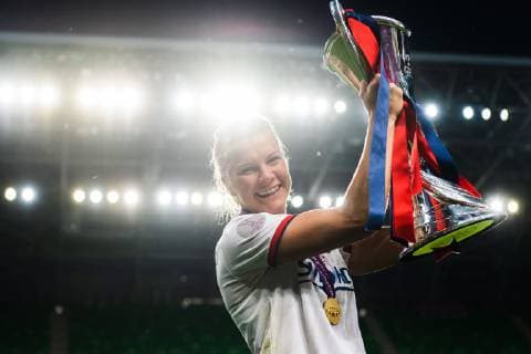 190518 Ada Hegerberg of Lyon poses for a portrait with the trophy after the UEFA Women s Champions League final match between Lyon and Barcelona on May 18, 2019 in Budapest. Photo: Jon Olav Nesvold BILDBYRAN kod JE 160443 Copyright: JONxOLAVxNESVOLD BB190518JE076