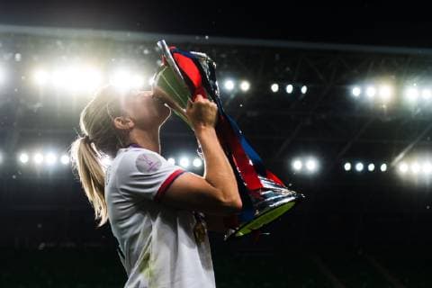 190518 Ada Hegerberg of Lyon poses for a portrait with the trophy after the UEFA Women s Champions League final match between Lyon and Barcelona on May 18, 2019 in Budapest. Photo: Jon Olav Nesvold BILDBYRAN kod JE 160443 Copyright: JONxOLAVxNESVOLD BB190518JE082