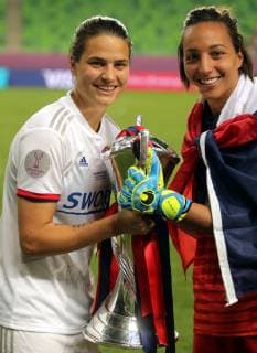 18.05.2019 Budapest(Hungary) Olimpique Lyonnais FC Barcelona, Barca UEFA Champions League final women s football Dzsenifer Marozsan,Sarah Bouhaddi Olimpique Lyonnais with European Champions League trophy : 