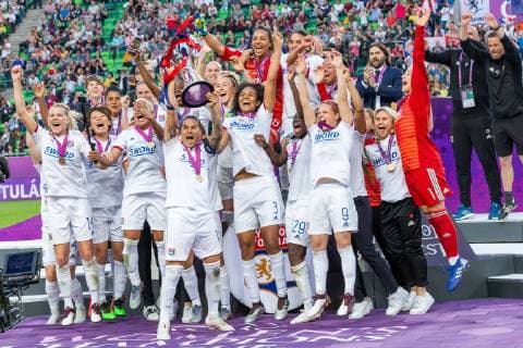Olympique Lyon feiert den erneuten Titel; Jubel, celebration, 18.05.2019, Budapest, Fußball, Frauen, UEFA Women s Champions League, Olympique Lyon - FC Barcelona, Barca