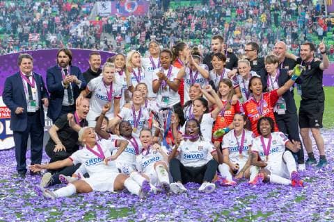 Olympique Lyon feiert den erneuten Titel; Jubel, celebration, 18.05.2019, Budapest, Fußball, Frauen, UEFA Women s Champions League, Olympique Lyon - FC Barcelona, Barca