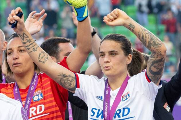 Dzsenifer Marozsan (Olympique Lyon, 10) feiert den erneuten Titel; Jubel, celebration, 18.05.2019, Budapest, Fußball, Frauen, UEFA Women s Champions League, Olympique Lyon - FC Barcelona, Barca