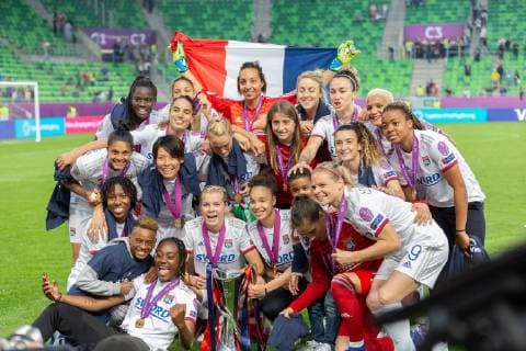 Olympique Lyon feiert den erneuten Titel; Jubel, celebration, 18.05.2019, Budapest, Fußball, Frauen, UEFA Women s Champions League, Olympique Lyon - FC Barcelona, Barca