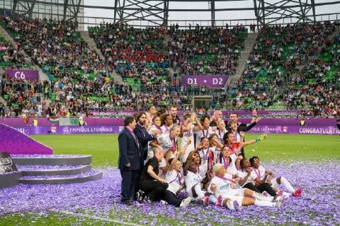 190518 The players of Lyon celebrate after the UEFA Women s Champions League final match between Lyon and Barcelona on May 18, 2019 in Budapest. Photo: Jon Olav Nesvold BILDBYRAN kod JE 160443 Copyright: JONxOLAVxNESVOLD BB190518JE122