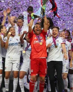 May 18, 2019 - Budapest, Hungary - Sarah Bouhaddi of Olympique Lyonnais with Trophy.during the UEFA Women s Champions League Final between Olympique Lyonnais and FC Barcelona, Barca Women at Groupama Arena on May 18, 2019 in Budapest, Hungary Olympique Lyonnais v FC Barcelona Women - UEFA Women s Champions League Final  - ZUMAn230 20190518_zaa_n230_974 Copyright: xActionxFotoxSportx