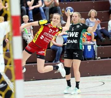lsp - 1. Handball-Bundesliga - Saison 2018-2019 - HSG Bensheim vs VfL Oldenburg - 18.05.2019 - Bensheim v. l. Julia Maidhof Bensheim, Kim Birke Oldenburg Aktion, Zweikampf -