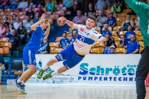 Philip Jungemann 21 (Dessau-Rosslauer HV 06), Joshua Reiland 3 (TSV Bayer Dormagen) waehrend der Begegnung in der Handball 2. Bundesliga (Herren) - Saison 2018-2019 zwischen Dessau-Rosslauer HV 06 und TSV Bayer Dormagen in der Anhalt Arena am 19. May 2019 in Dessau-Rosslau, Sachsen Anhalt, Deutschland
