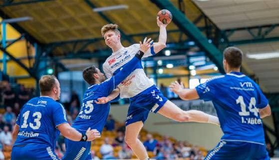 Johannes Wasielewskie 18 (Dessau-Rosslauer HV 06), Patrick Hüter 25 (TSV Bayer Dormagen), Carl Löfström 13 (TSV Bayer Dormagen), Jan Hüter 14 (TSV Bayer Dormagen) waehrend der Begegnung in der Handball 2. Bundesliga (Herren) - Saison 2018-2019 zwischen Dessau-Rosslauer HV 06 und TSV Bayer Dormagen in der Anhalt Arena am 19. May 2019 in Dessau-Rosslau, Sachsen Anhalt, Deutschland