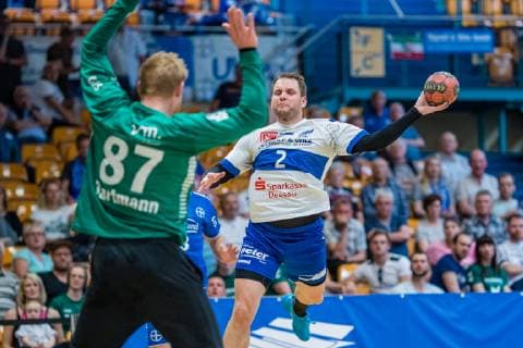 Thomas Pavlicek 2 (Dessau-Rosslauer HV 06), Sven Bartmann 87 (TSV Bayer Dormagen) waehrend der Begegnung in der Handball 2. Bundesliga (Herren) - Saison 2018-2019 zwischen Dessau-Rosslauer HV 06 und TSV Bayer Dormagen in der Anhalt Arena am 19. May 2019 in Dessau-Rosslau, Sachsen Anhalt, Deutschland