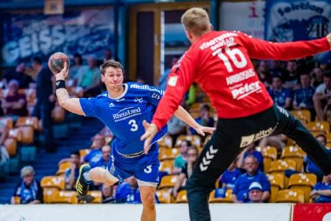 Joshua Reiland 3 (TSV Bayer Dormagen), Philip Ambrosius 16 (Dessau-Rosslauer HV 06) waehrend der Begegnung in der Handball 2. Bundesliga (Herren) - Saison 2018-2019 zwischen Dessau-Rosslauer HV 06 und TSV Bayer Dormagen in der Anhalt Arena am 19. May 2019 in Dessau-Rosslau, Sachsen Anhalt, Deutschland